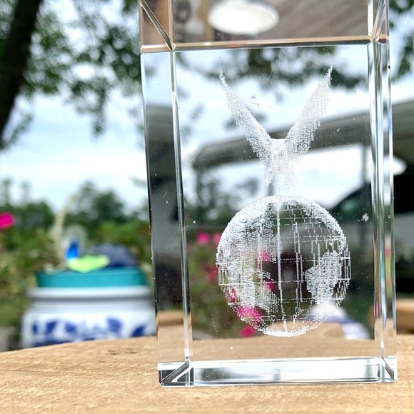 Eagle on Top of The World Paperweight - Picture 4 of 5